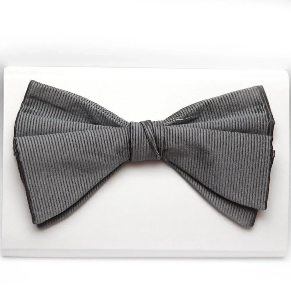 Jos A Bank Pre-Tied Bow Tie Grey 100% Silk 4
